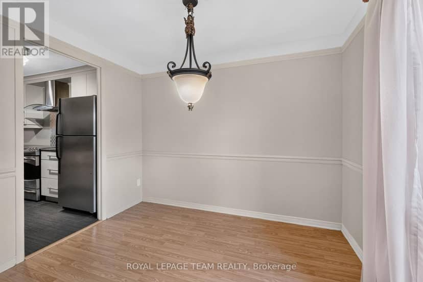 7866 Jeanne D'Arc Boulevard — photo 12 of 40