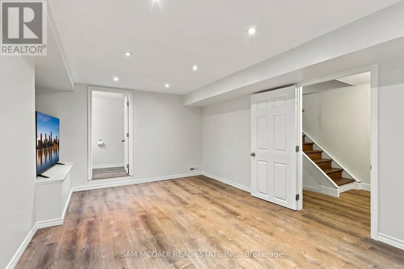 87 - 2779 Gananoque Drive — photo 29 of 34