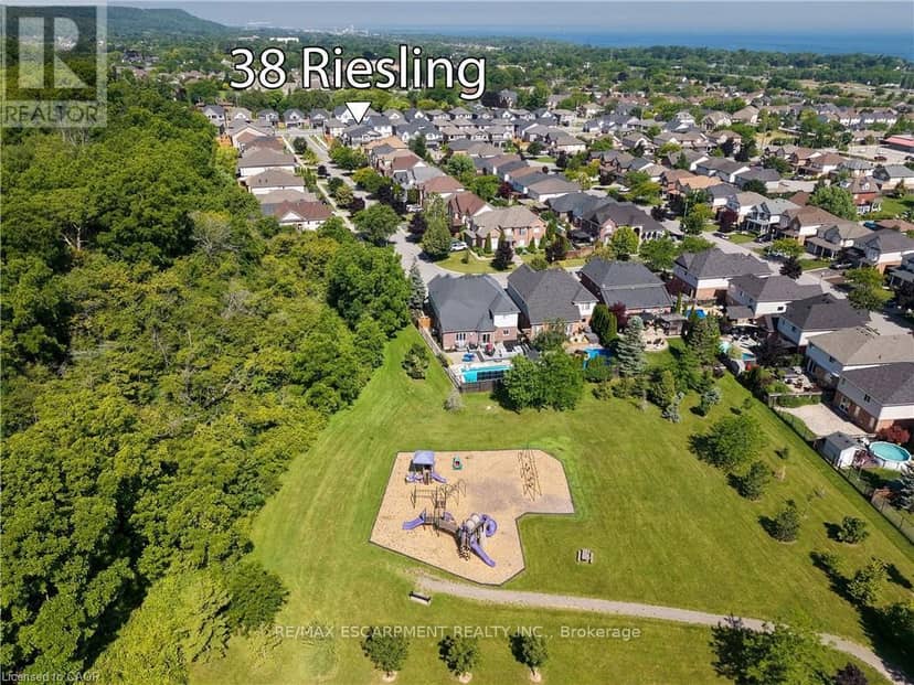 38 Riesling Street — photo 35 of 35