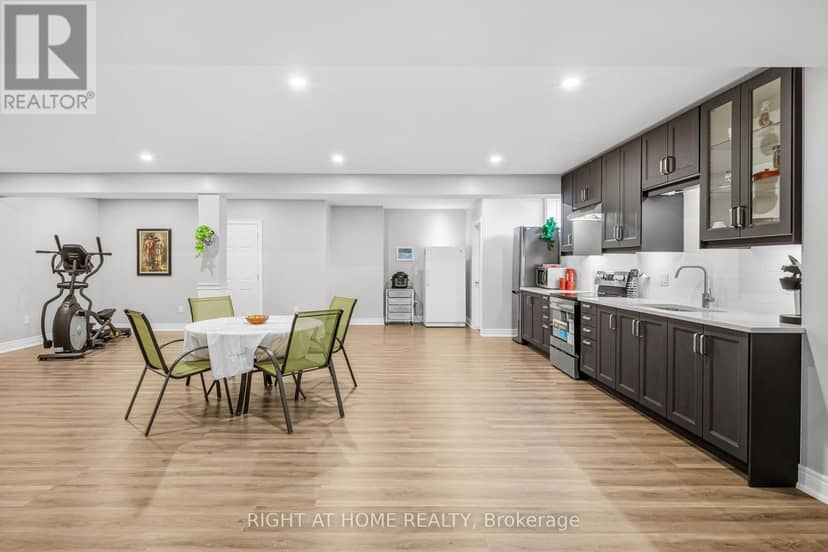 28 Sandalwood Crescent — photo 34 of 40