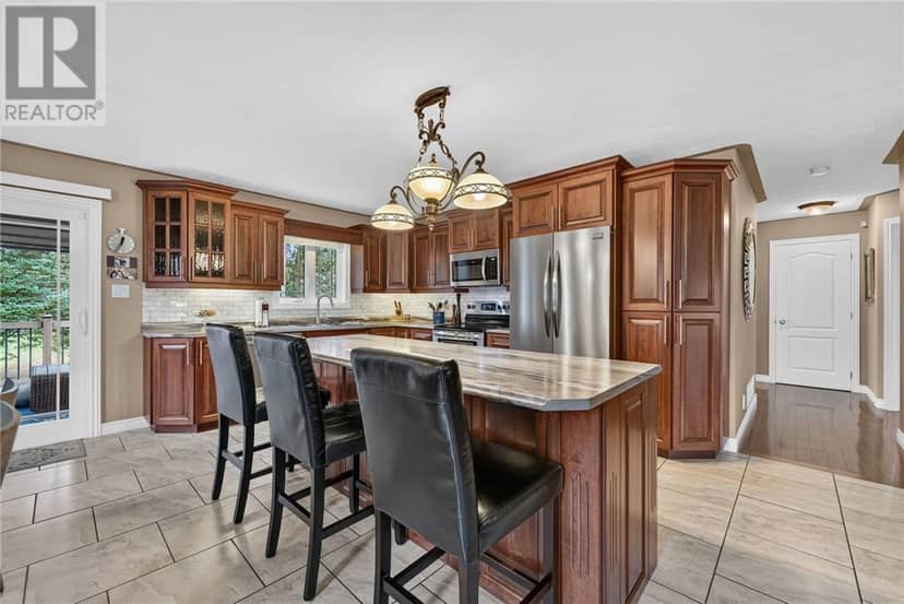 4357 Noel Street — photo 12 of 40