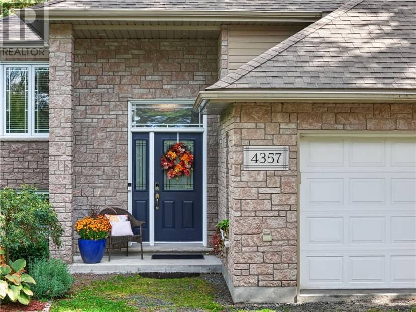 4357 Noel Street — photo 3 of 40