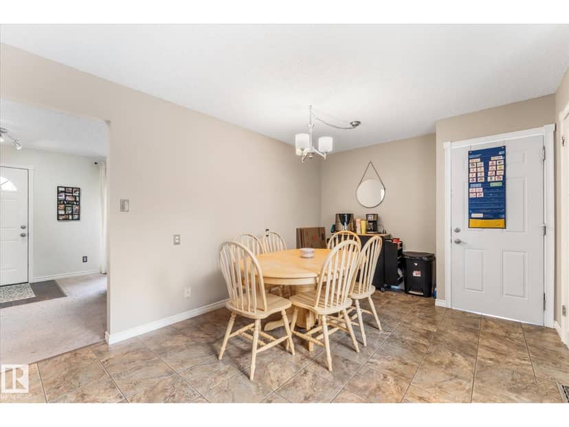 8721 99 AV — photo 11 of 40
