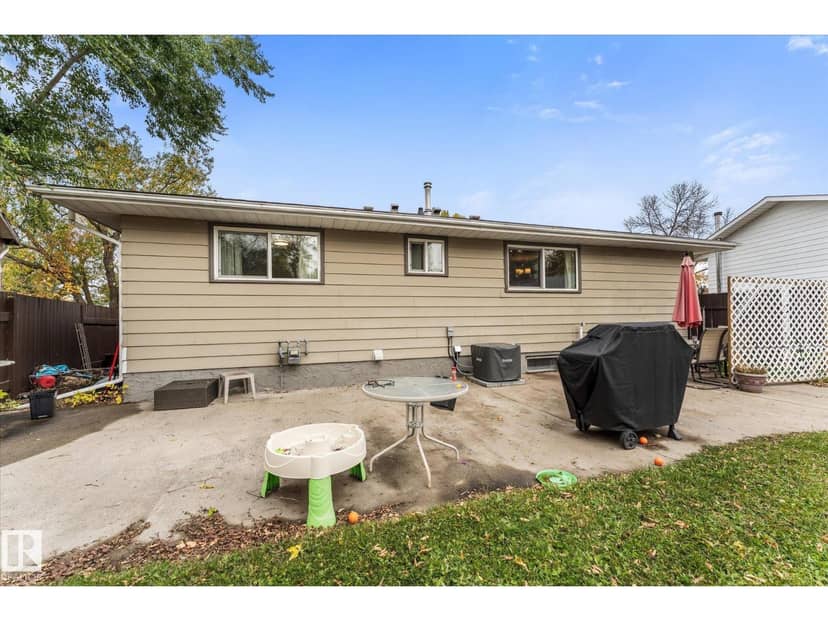 8721 99 AV — photo 39 of 40