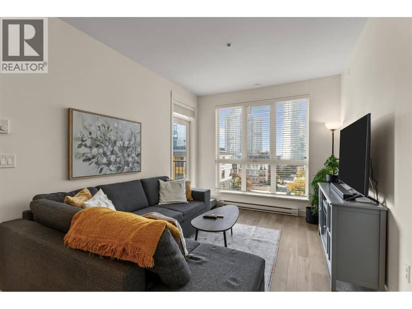 411 750 DOGWOOD STREET, Coquitlam, photo 2