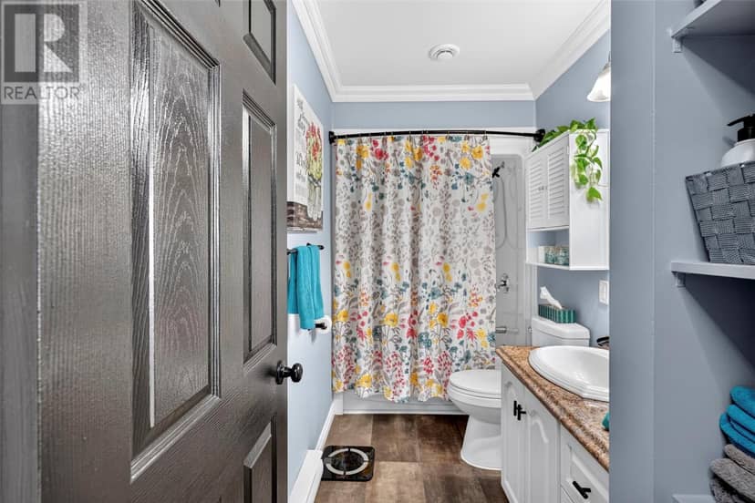 18 Shaheen Crescent — photo 14 of 39
