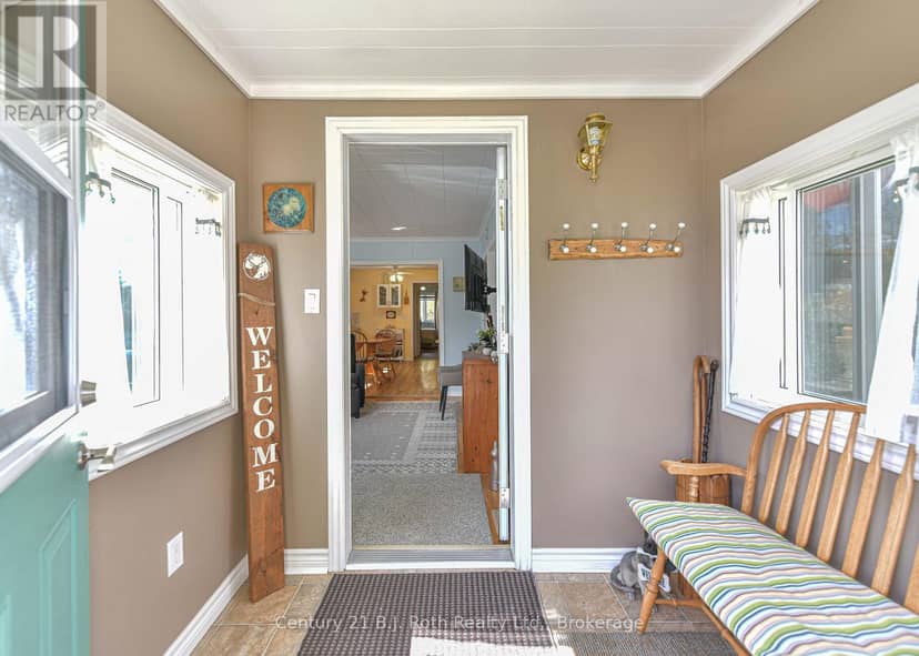 331 Moffat Street — photo 4 of 40