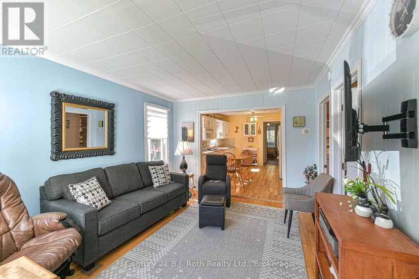 331 Moffat Street — photo 6 of 40