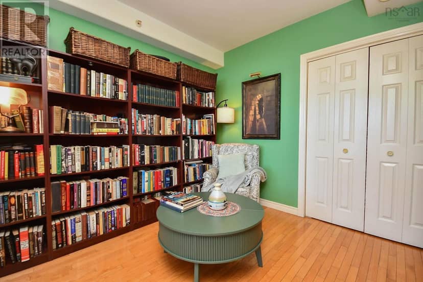 202 50 Waterfront Drive — photo 13 of 33