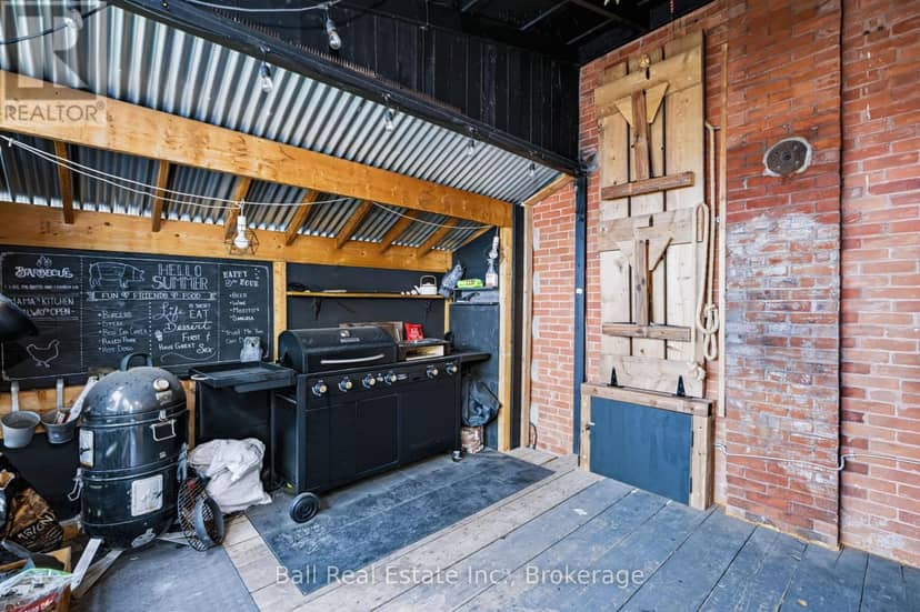 196 Perry Street — photo 39 of 40