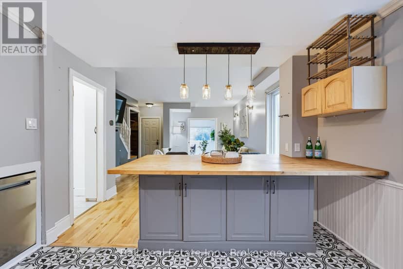 196 Perry Street — photo 9 of 40