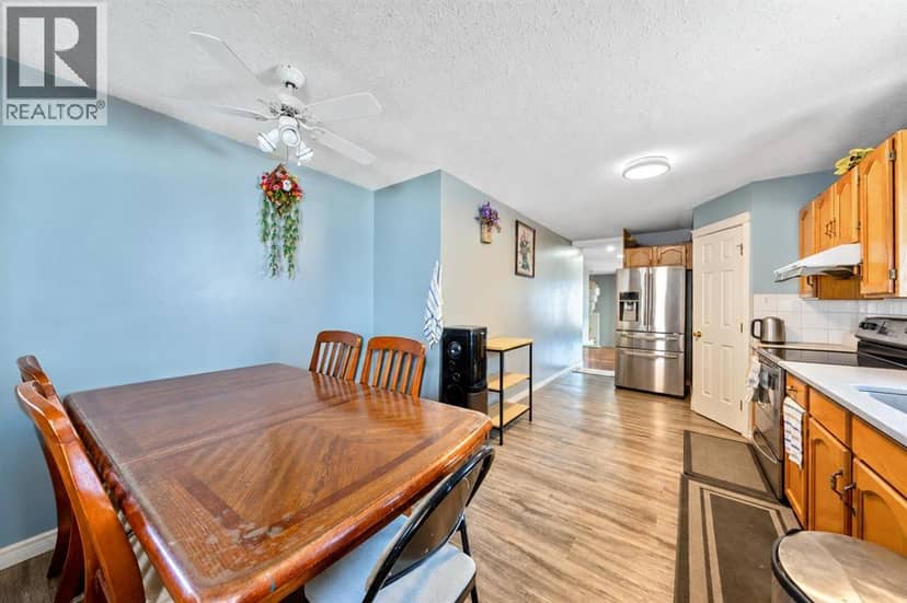 318 Applewood Drive SE, Calgary, photo 5