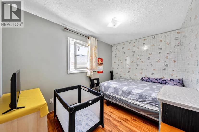 318 Applewood Drive SE, Calgary, photo 8