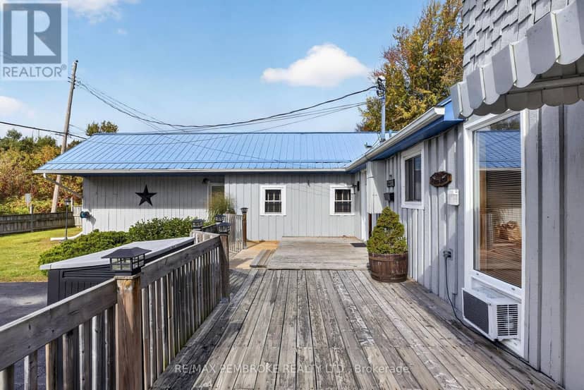 1213 Burns Drive, Laurentian Valley, photo 4