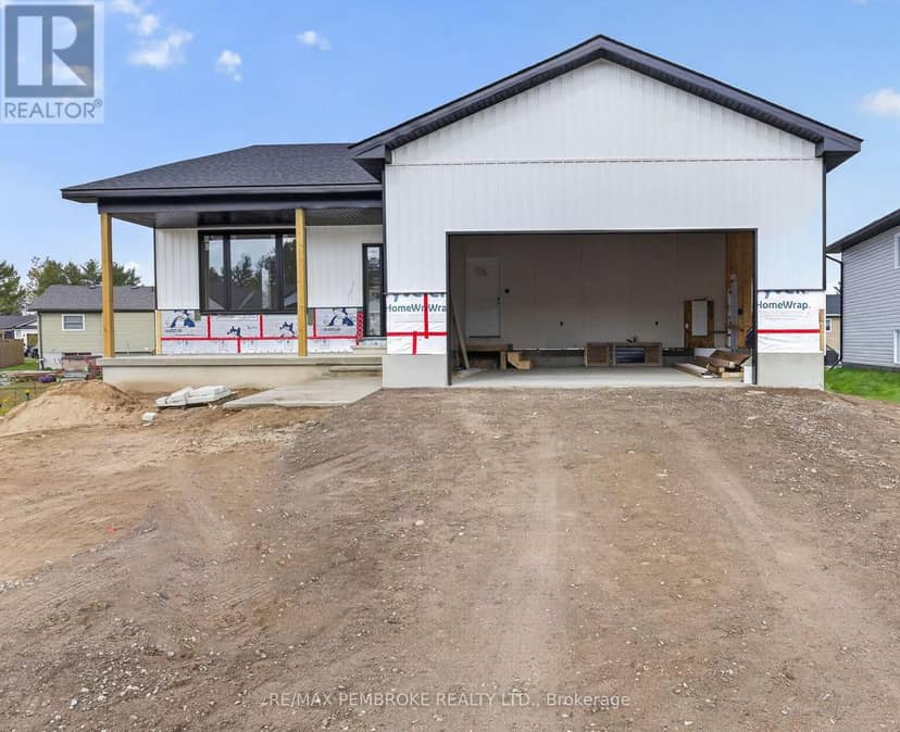 18 Durant Street, Petawawa, photo 2