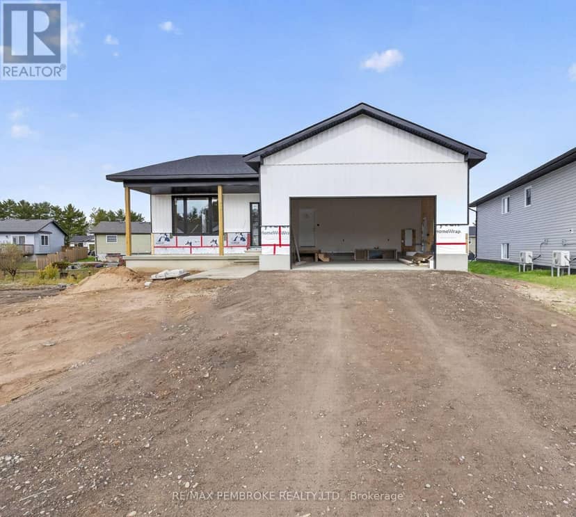 18 Durant Street, Petawawa, photo 4