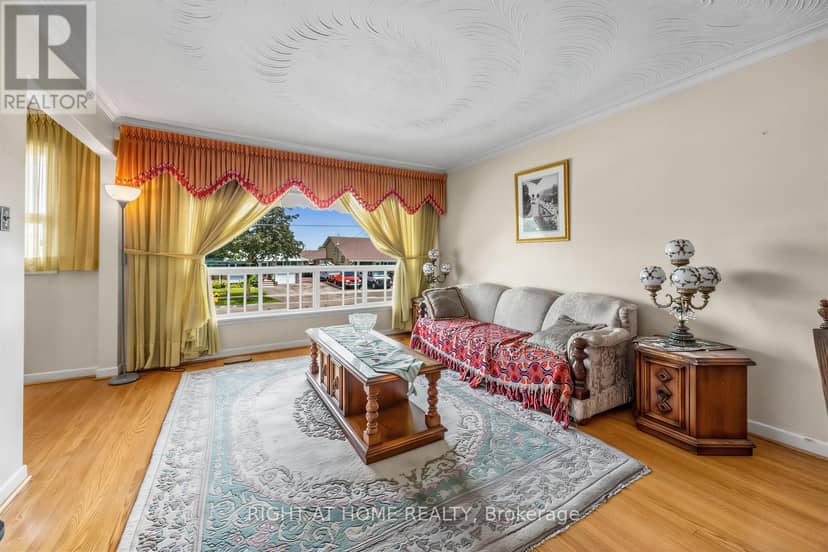 7 Daystrom Drive, Toronto, photo 6