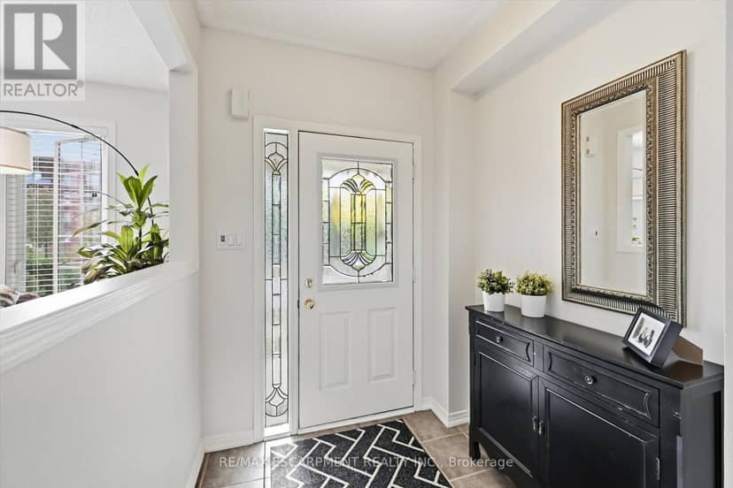 5035 Corporate Drive, Burlington, photo 5