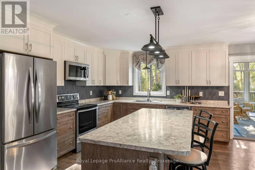 21502 Loyalist Parkway (Highway 33) Parkway, Prince Edward County, photo 8