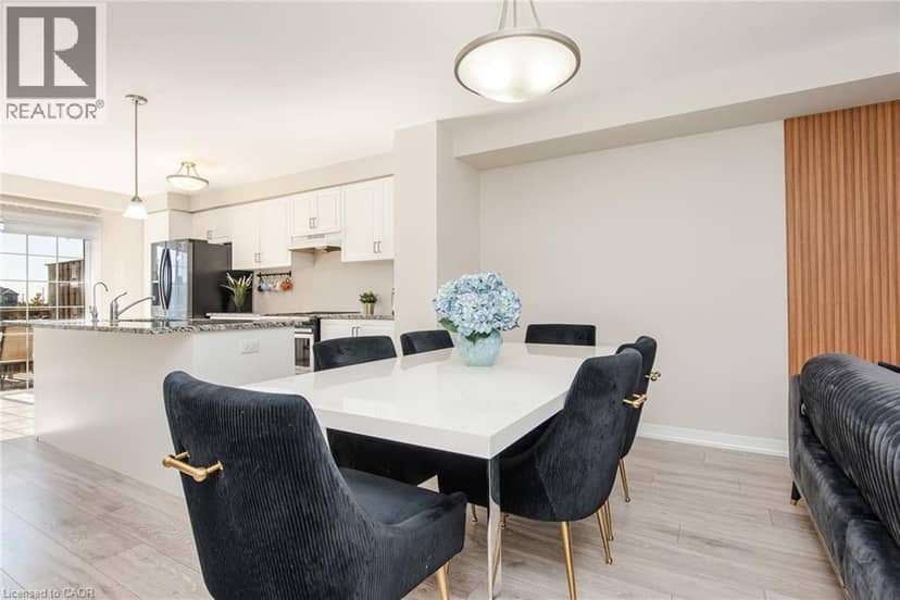 120 MONARCH WOODS Drive — photo 11 of 40