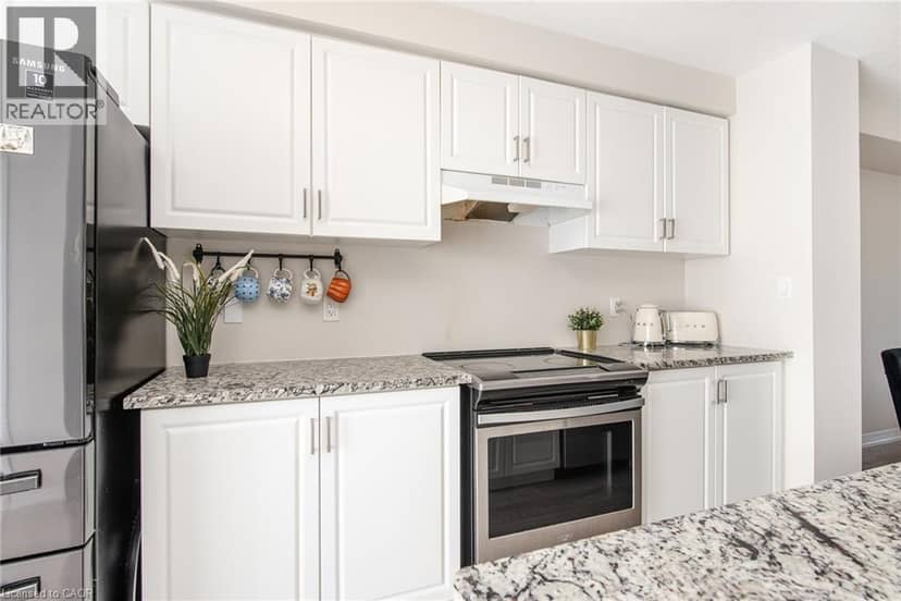 120 MONARCH WOODS Drive — photo 17 of 40