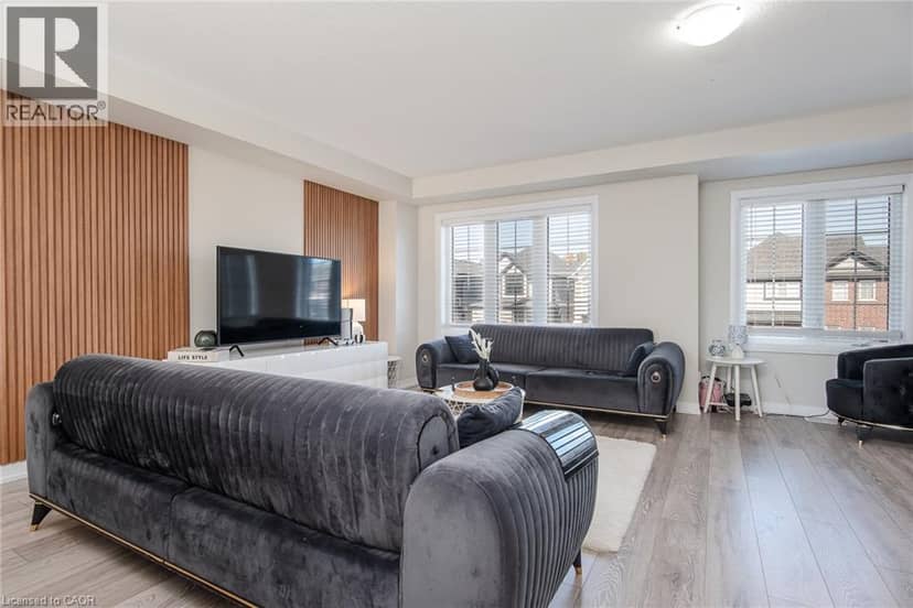 120 MONARCH WOODS Drive — photo 5 of 40