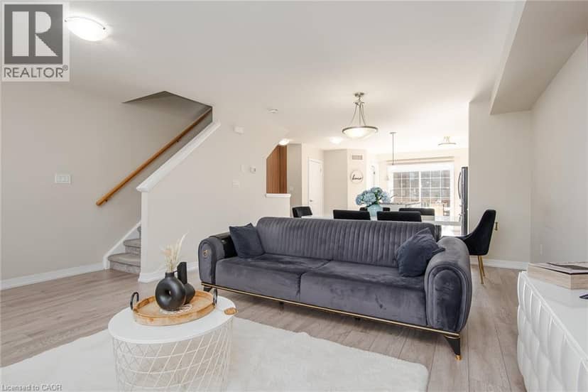 120 MONARCH WOODS Drive — photo 9 of 40