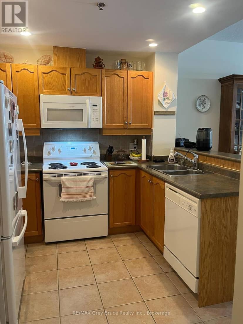 308 - 34 Bayfield Street — photo 18 of 28