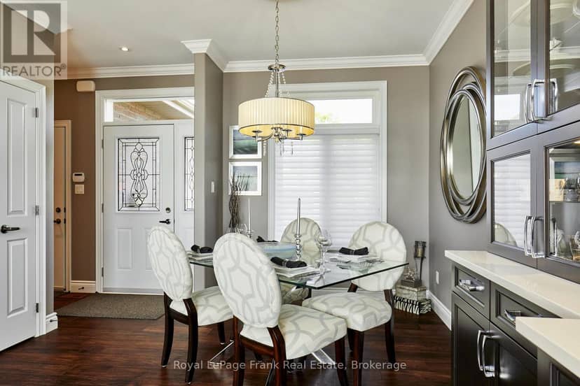 183 - 301 Carnegie Avenue — photo 14 of 40