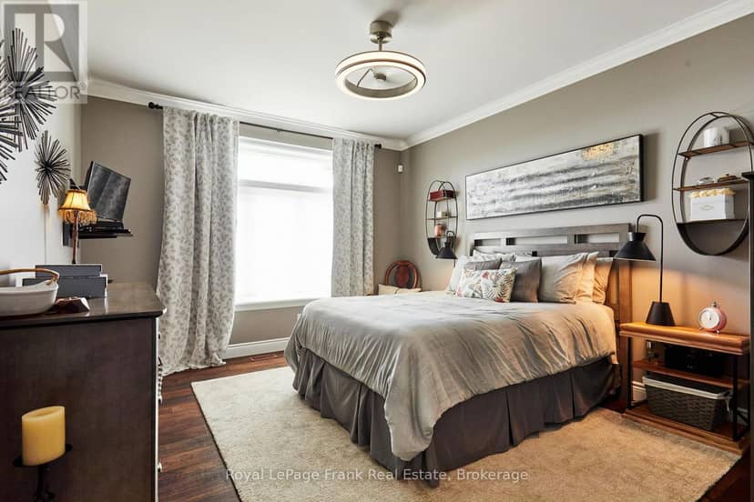 183 - 301 Carnegie Avenue — photo 19 of 40