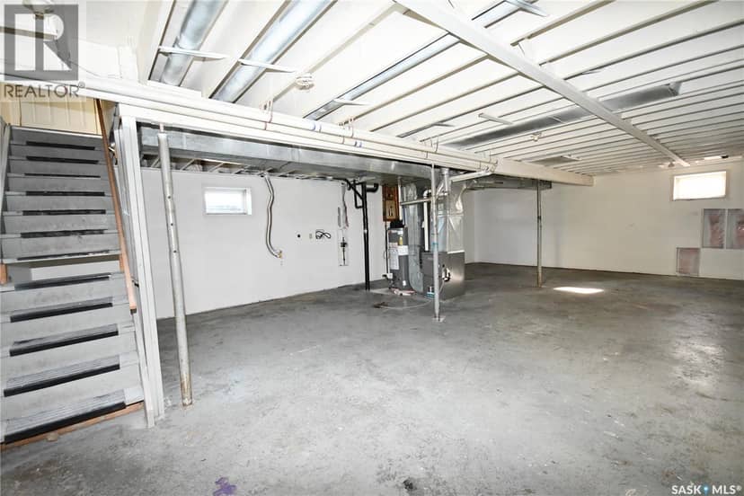 205 6th AVENUE N — photo 14 of 21