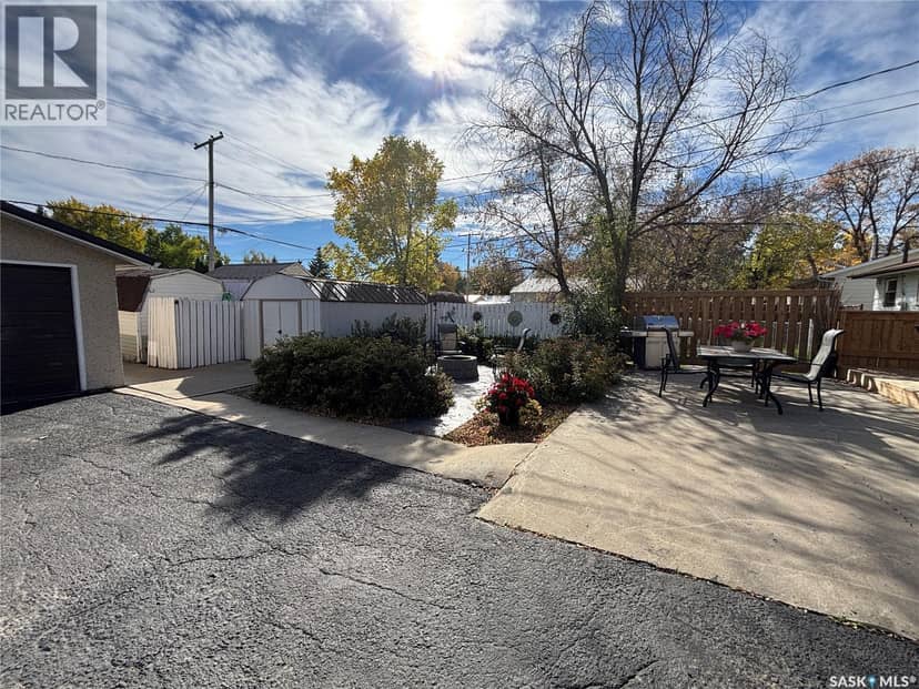 202 Herbert STREET — photo 10 of 39