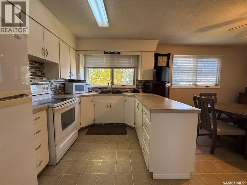 202 Herbert STREET — photo 18 of 39