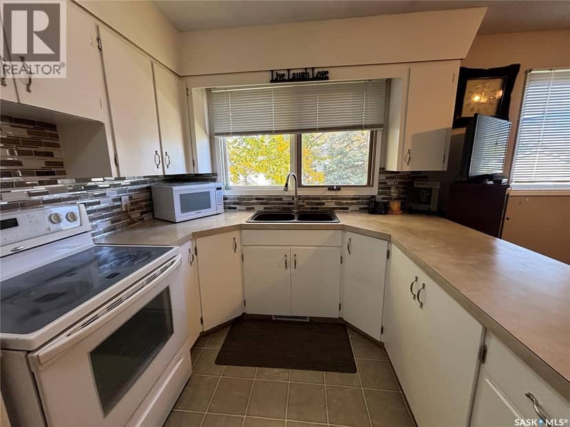 202 Herbert STREET — photo 19 of 39