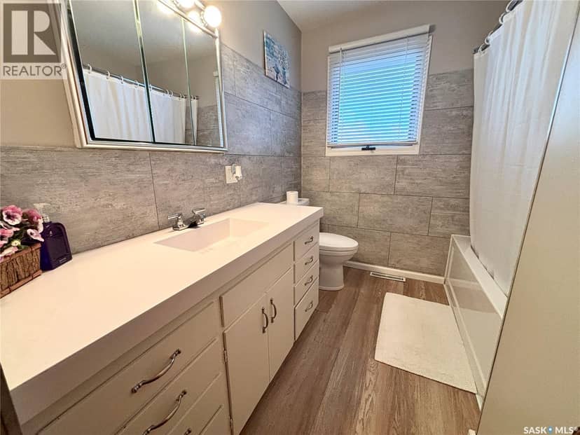 202 Herbert STREET — photo 29 of 39