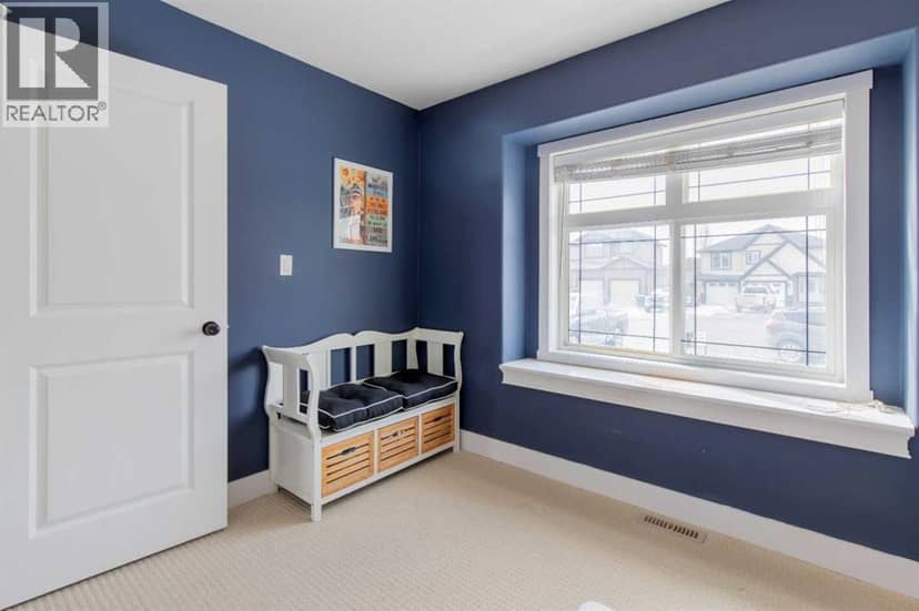37 Laurel Place — photo 9 of 40