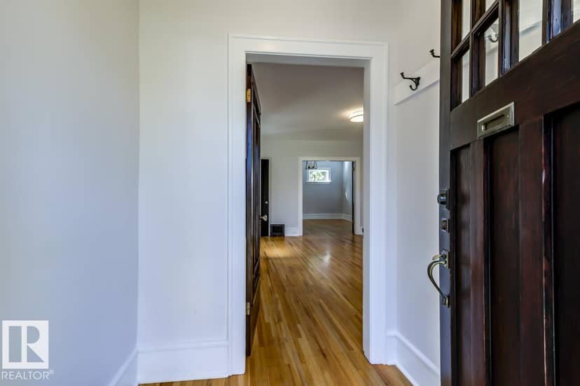 10949 88 AV NW, Edmonton, photo 2