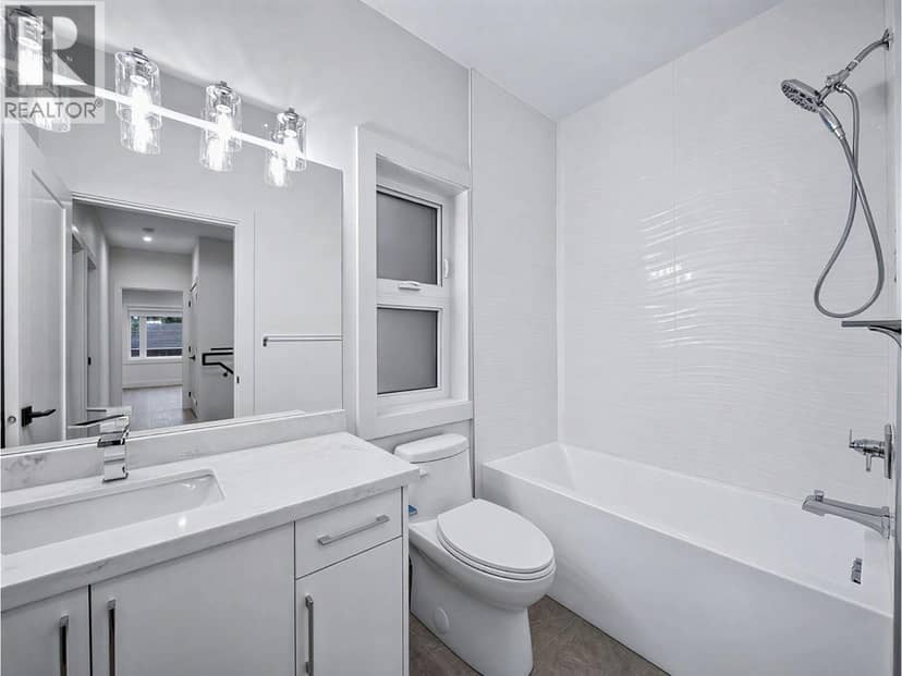 2 6989 KERR STREET, Vancouver, photo 6