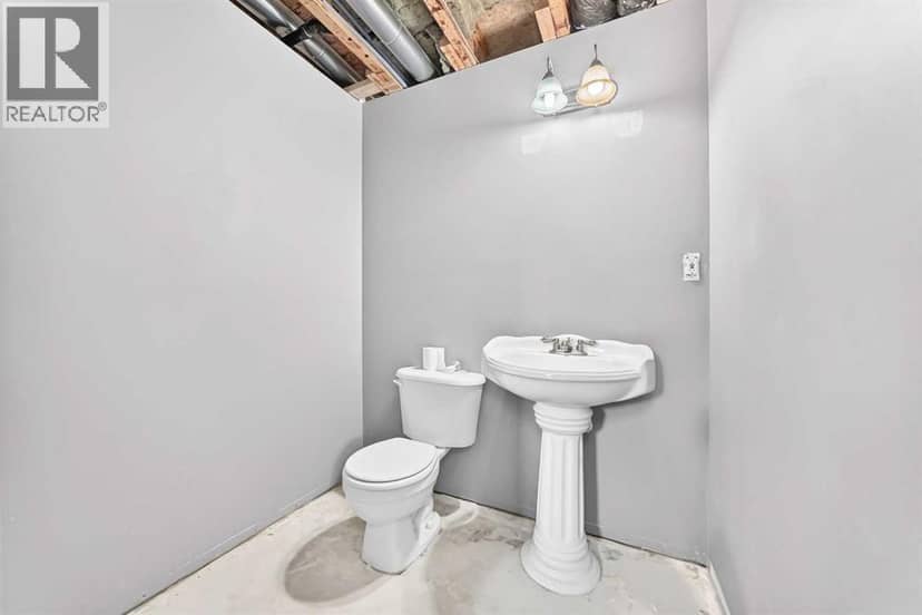 37 Beddington Gardens NE — photo 38 of 40