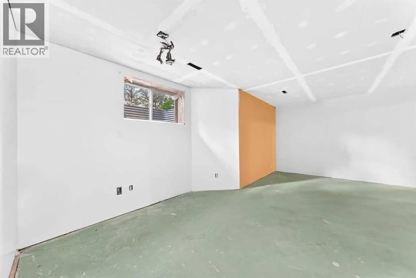 37 Beddington Gardens NE — photo 36 of 40