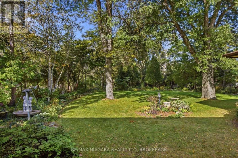 9985 Niagara River Parkway — photo 40 of 40