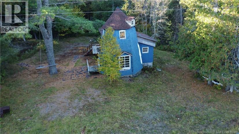 7013 Route 102, Central Greenwich, photo 2