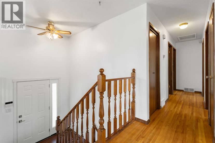 6008 DALGETTY Drive NW, Calgary, photo 4