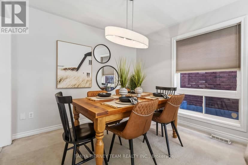28 Castle Green Drive — photo 11 of 40