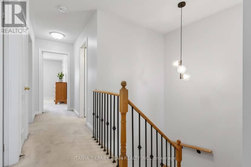 28 Castle Green Drive — photo 24 of 40