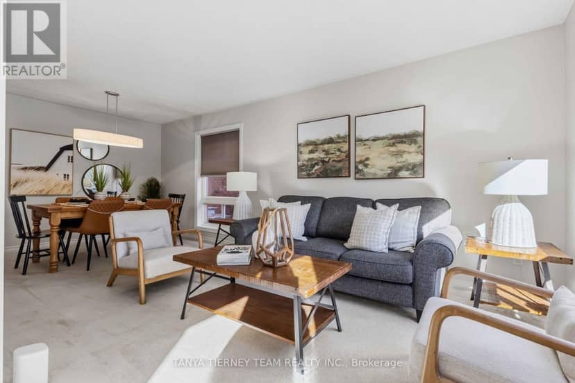 28 Castle Green Drive — photo 5 of 40