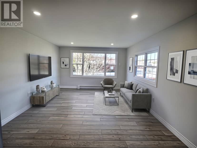 9 Carolyn Drive — photo 3 of 14