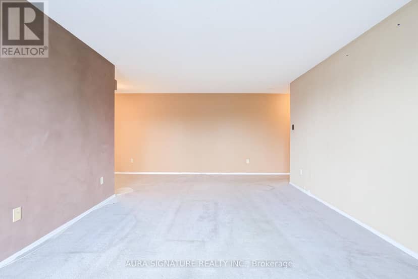401 - 3077 Weston Road — photo 14 of 33