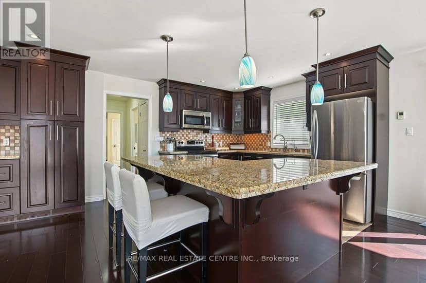 806 Hudson Court — photo 8 of 40
