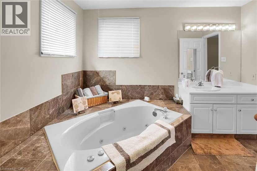 5134 OAKWOOD Avenue — photo 20 of 37